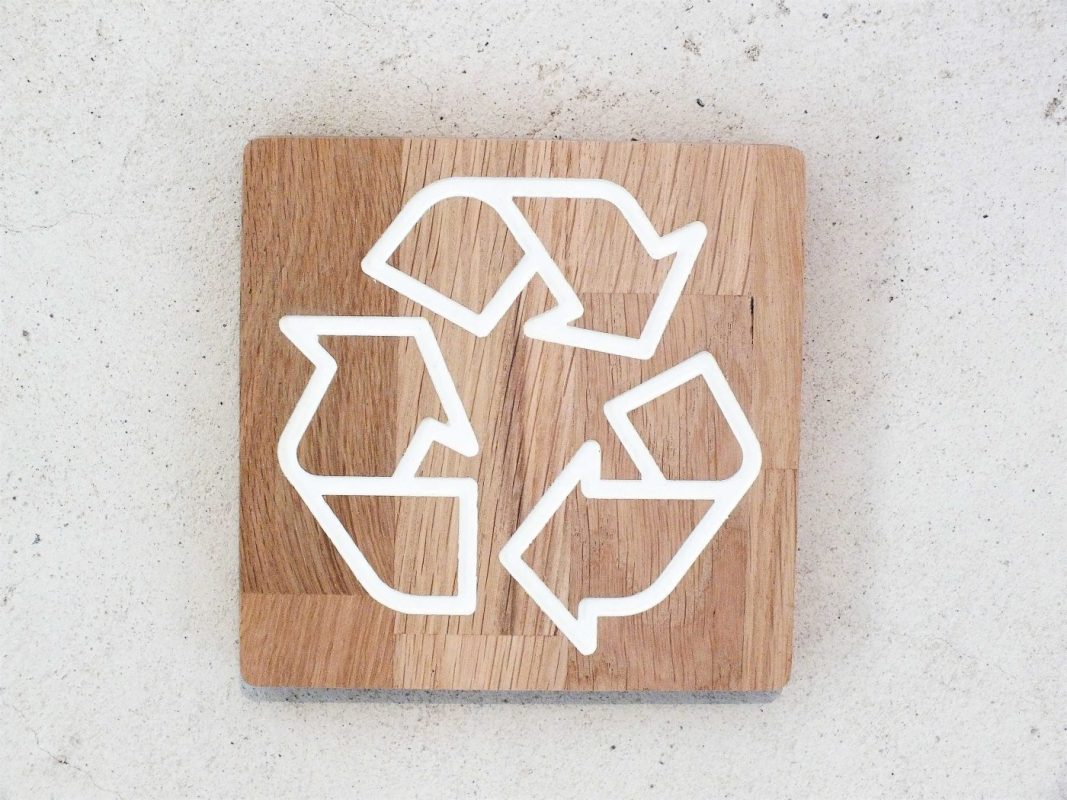 Panneau tri selectif design et moderne en bois. Fabrication francaise.